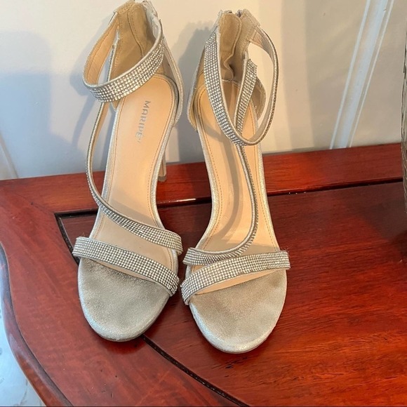 Maripe silver metallic, rhinestone, heels size 10 - Picture 2 of 9